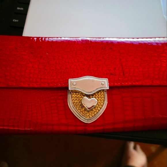 Red Faux Gator Wallet - Picture 1 of 3